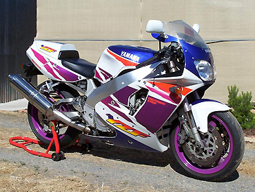 Azza's YZF (right side)